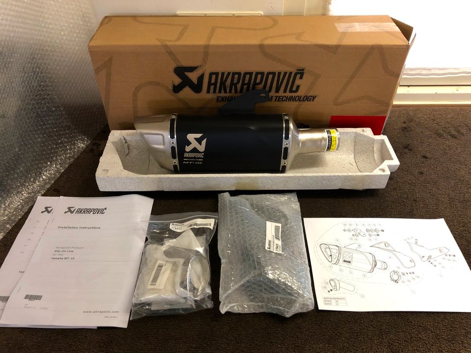 Akrapovic Black Auspuff Dämpfer Yamaha MT-10 MT10 RN78 2022 2023 in Bad Bentheim