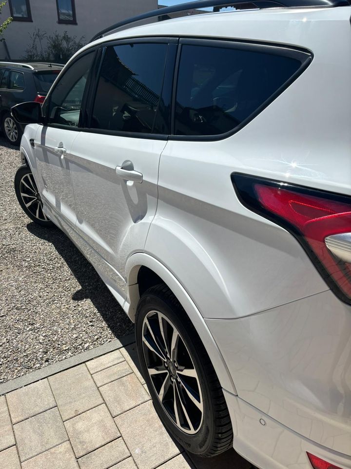 Ford Kuga ST-Line in Aying