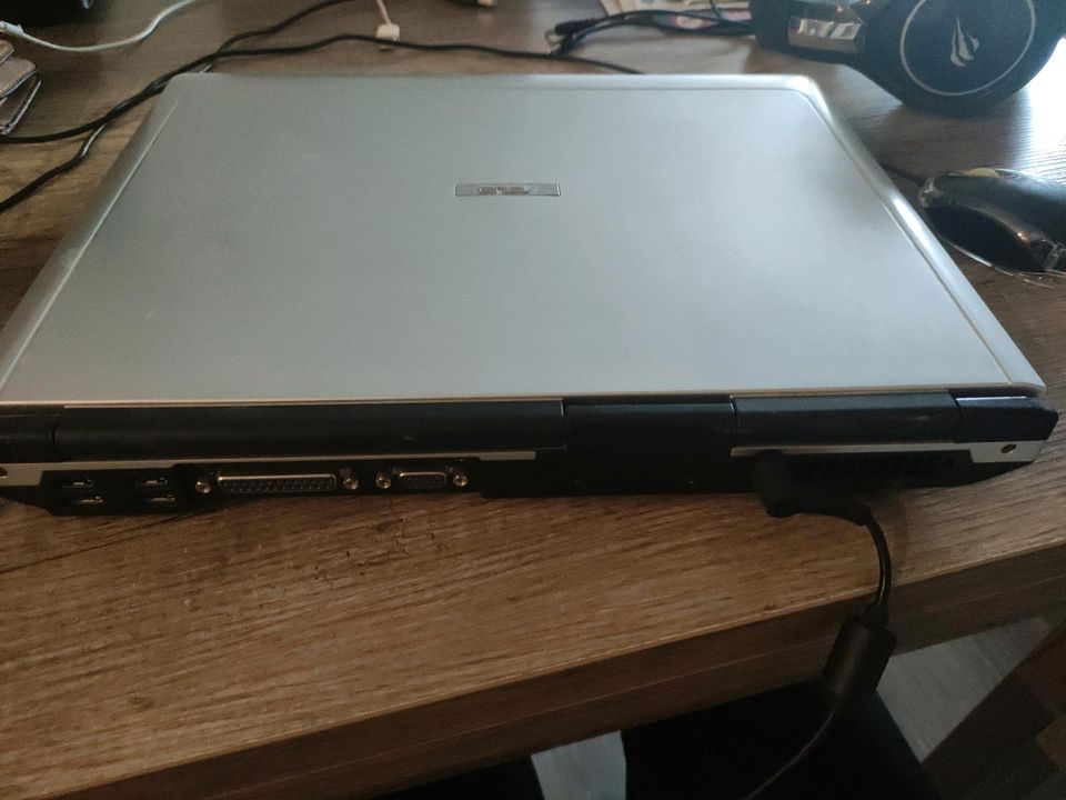 Asus Notebook Z9200VC mit Netzteil und Akku in Flieden