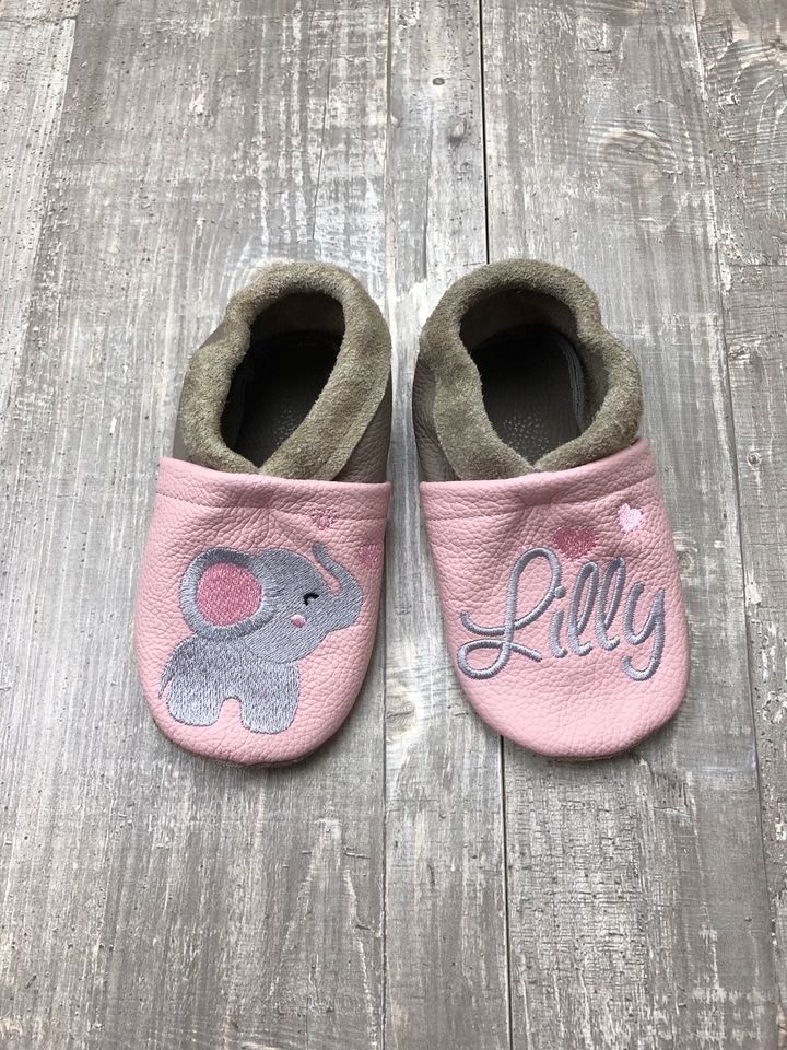 Krabbelschuhe Lederpuschen Motiv Elefant & Name Lilly in Größe 23 in Hersbruck