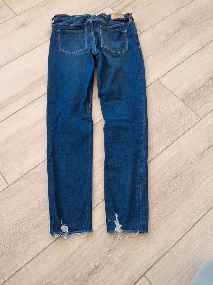 4 Jeans von h&m Gr. 146 skinny in Offenau