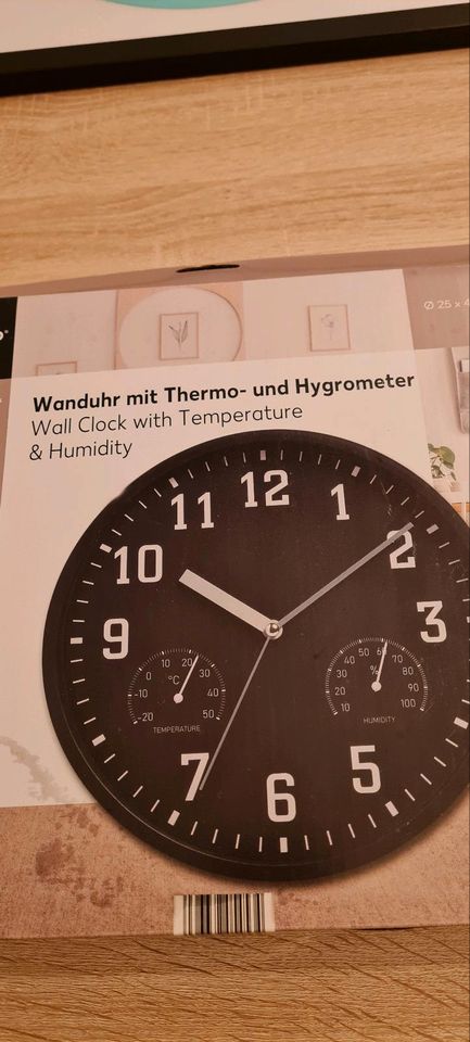1 OVP Wanduhr mit Thermo u. Hygrometer in Aura a. d. Saale