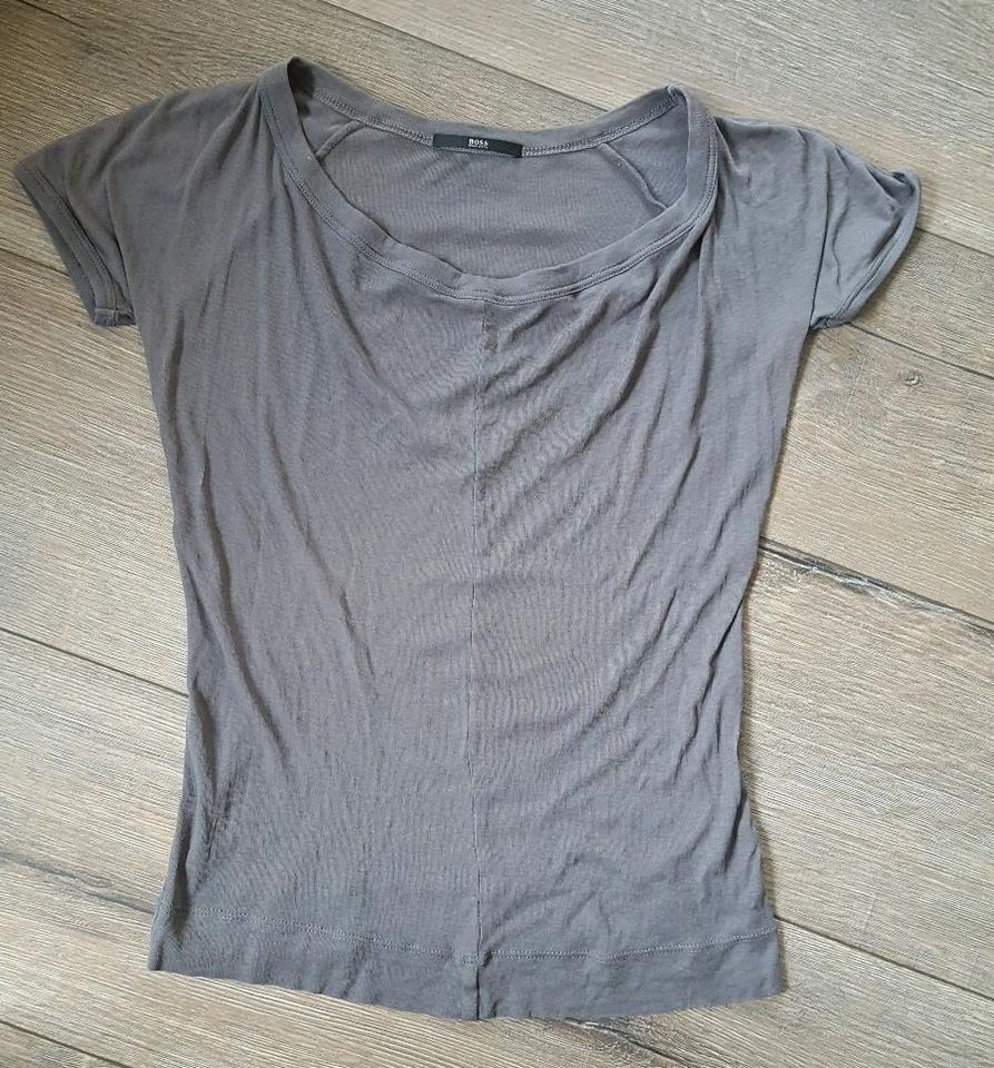 T-Shirt von Hugo Boss Gr. S in Münchberg