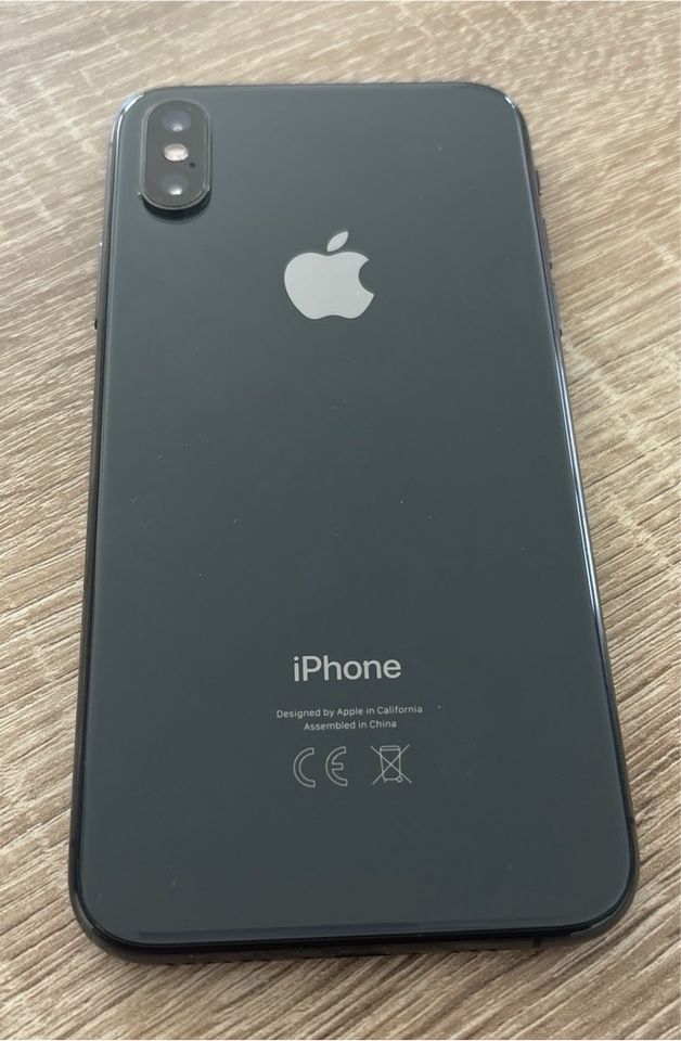 Apple iPhone XS 256GB space grau in Salzkotten