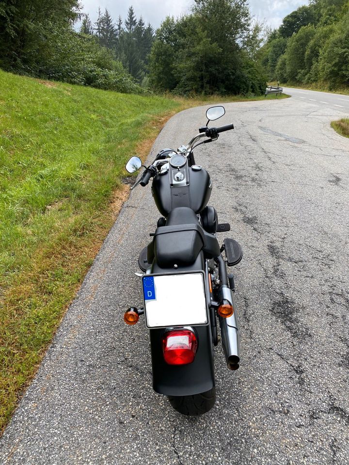 HARLEY DAVIDSON Softail Fat Boy Special 2010 in Black Denim in Böbrach