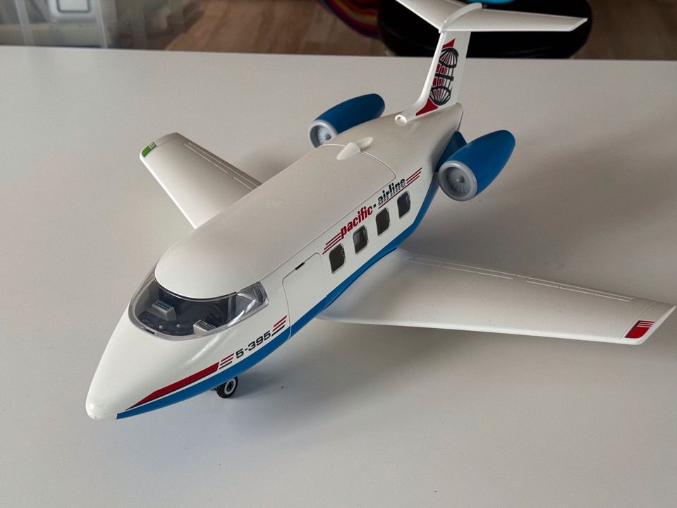 Flugzeug, Playmobil  groß in Edewecht