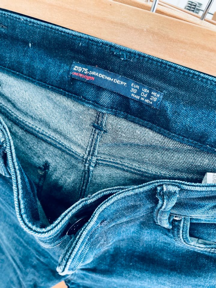 Bekleidungspaket 10 x Hosen Schlaghosen Jeans 36/38/40 in Schwerin
