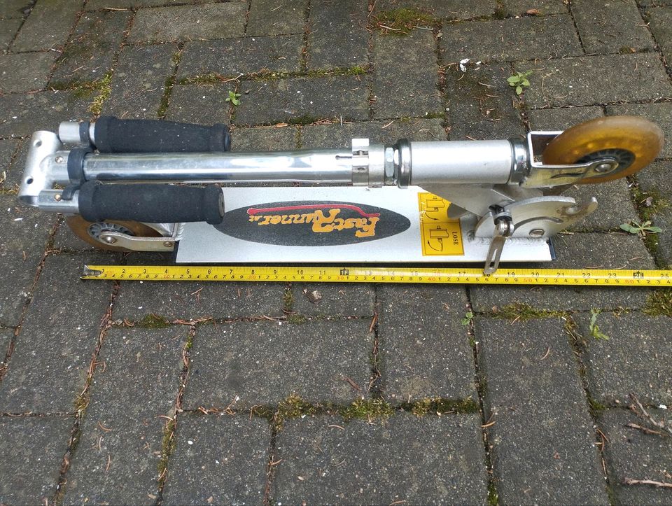 Roller Alu Scooter wie neu  Zusammenklappbar Tretroller in Falkensee