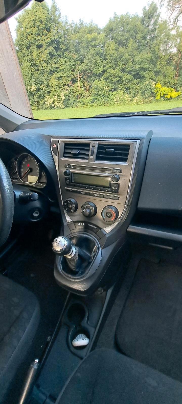 Abbildung des Autos Subaru Trezia Benzin 69T…