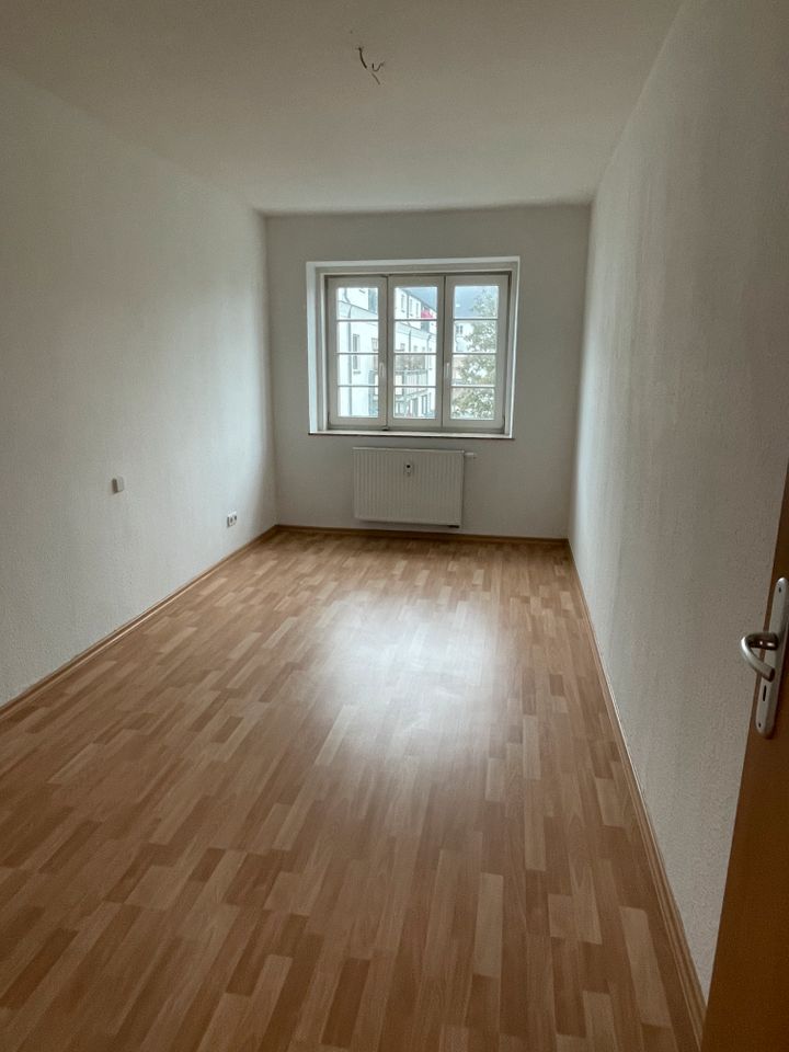 5,8% Rendite: 2-Zimmer-Wohnung mit EBK u. Balkon in Gablenz! in Chemnitz