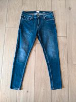 QS by S.Oliver Jeans Hose Gr.40 W40 L30 Neuwertiger Zustand Niedersachsen - Winsen (Luhe) Vorschau