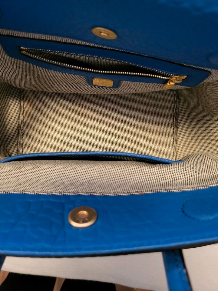 MCM Handtasche in Royalblau in Köln