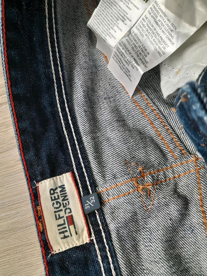 Hilfiger Denim Jeans Herren Neuwertig W31 L32 in Brühl