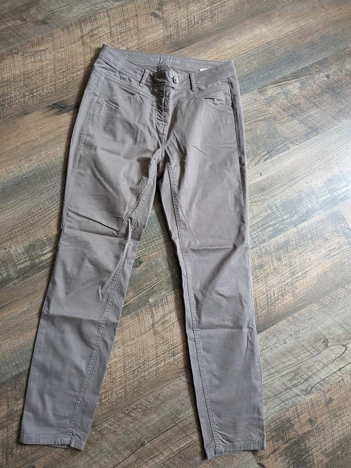 Taifun Damen Sommerhose Hose Chinohose gr. 36 taupe wie Neu in Kalkar