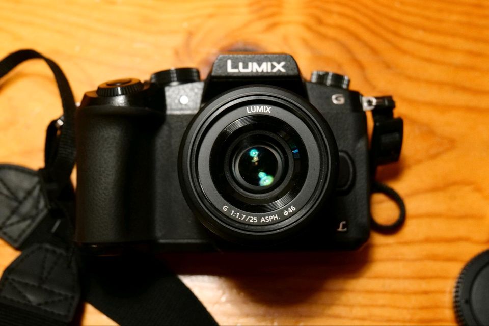 Lumix g81 Kamera mit 3 objektiven und Zubehör digital kamera in Mörfelden-Walldorf