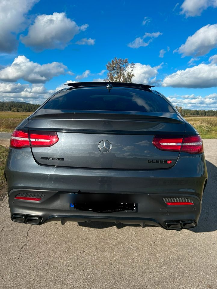 Mercedes-Benz GLE63S AMG 4M Coupe ACC MASSAGE LED PANO in Cham