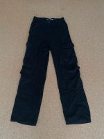 Bershka Cargo Pants Schwarz XS 34 Bayern - Haag in Oberbayern Vorschau