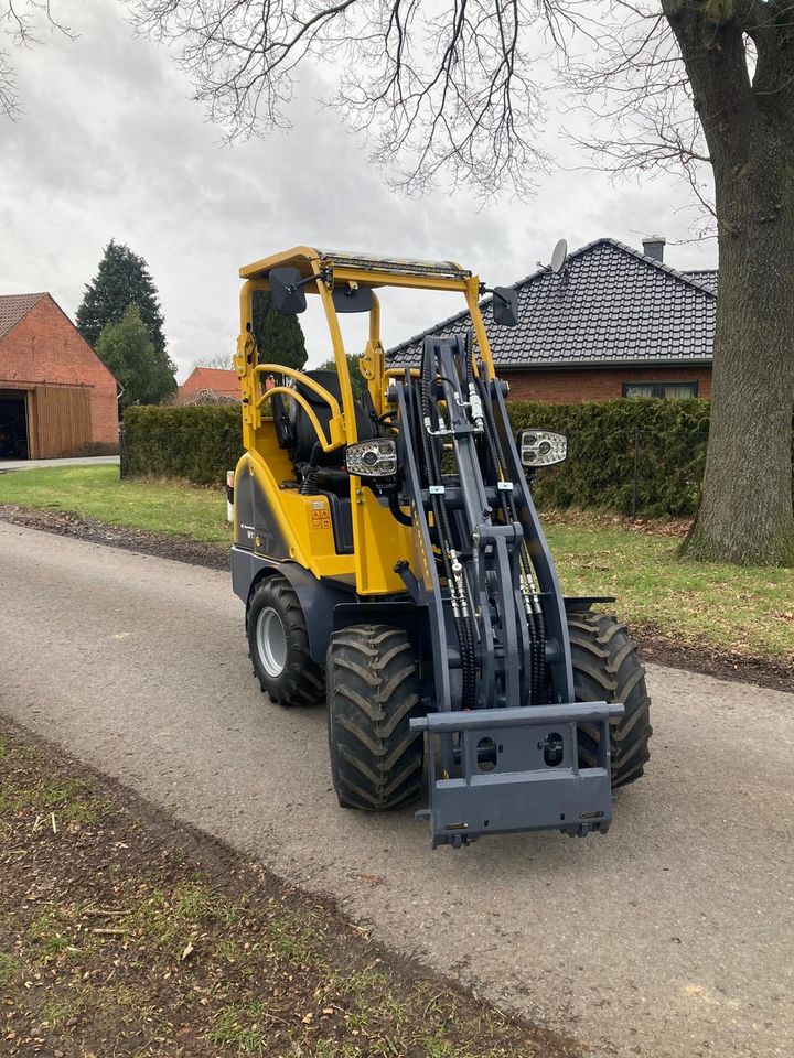 Eurotrac W11 Hoflader Kipplast 850kg  Kubota  Radlader Hoftrac in Heemsen