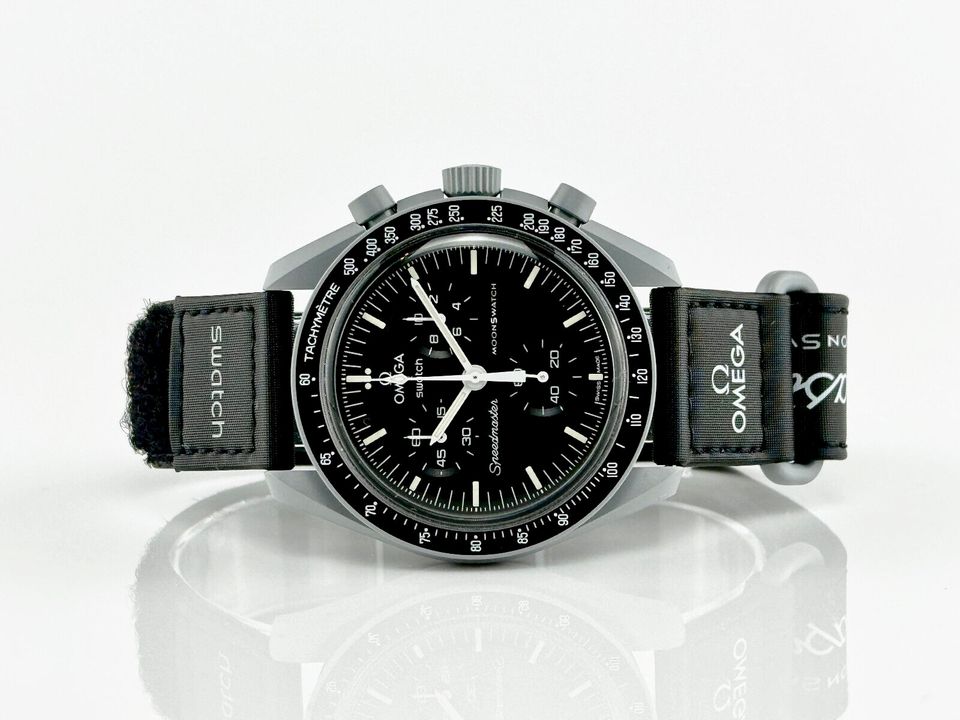 OMEGA Swatch Speedmaster MoonSwatch Mission To The Moon Grau 42mm in Bremen