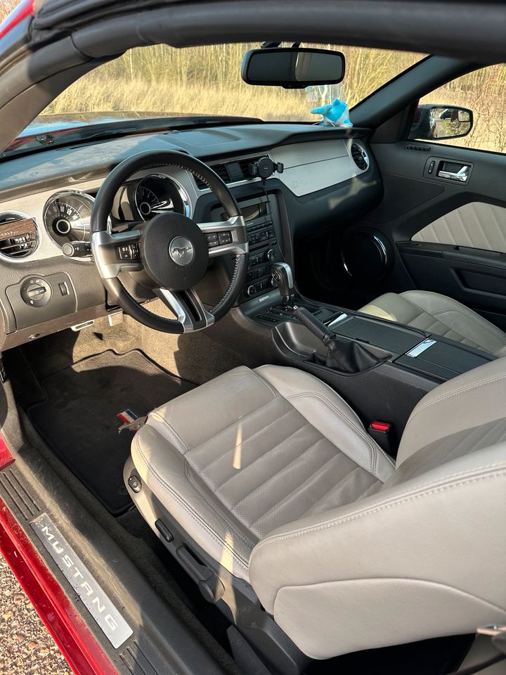 Ford Mustang Cabrio V6 3,7 Premium in Frechen