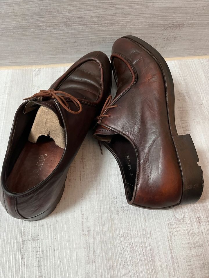 Hochwertige Prada Herren Schuhe Gr.44 in Unnau
