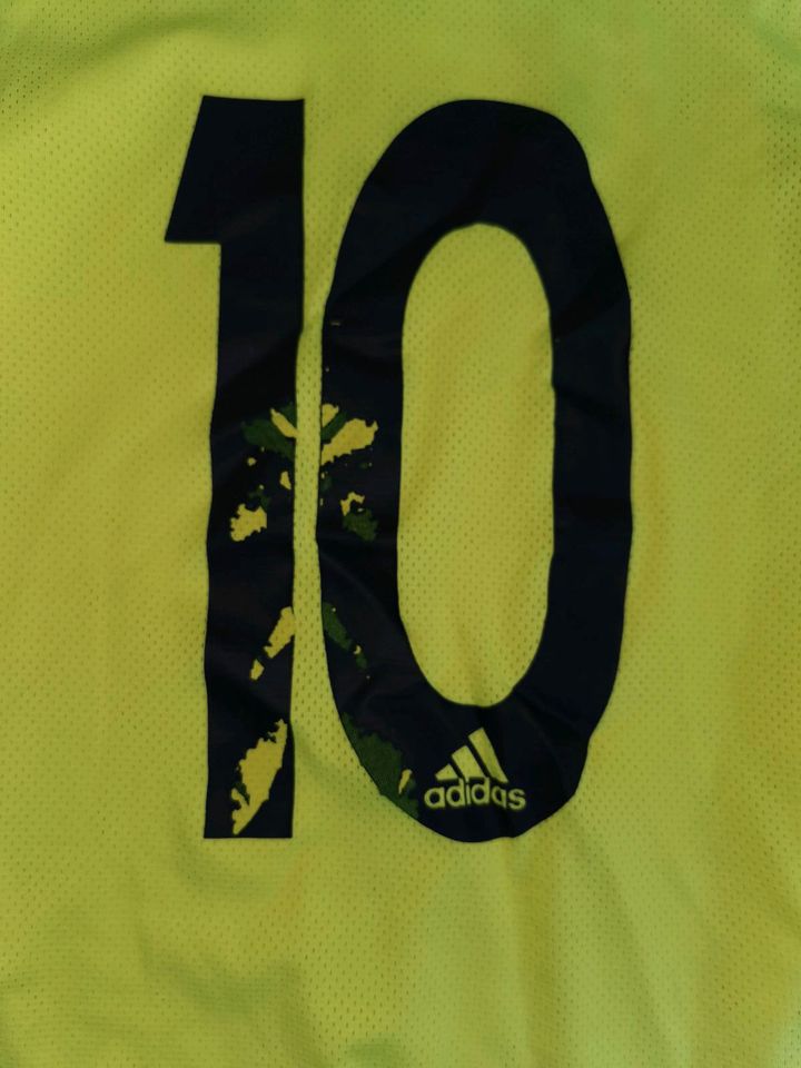 Adidas Trikot Sportshirt Messi 128 in Tübingen