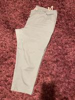 Damen Capri Hose, Größe 50, Salbei, grün, modern Niedersachsen - Delmenhorst Vorschau