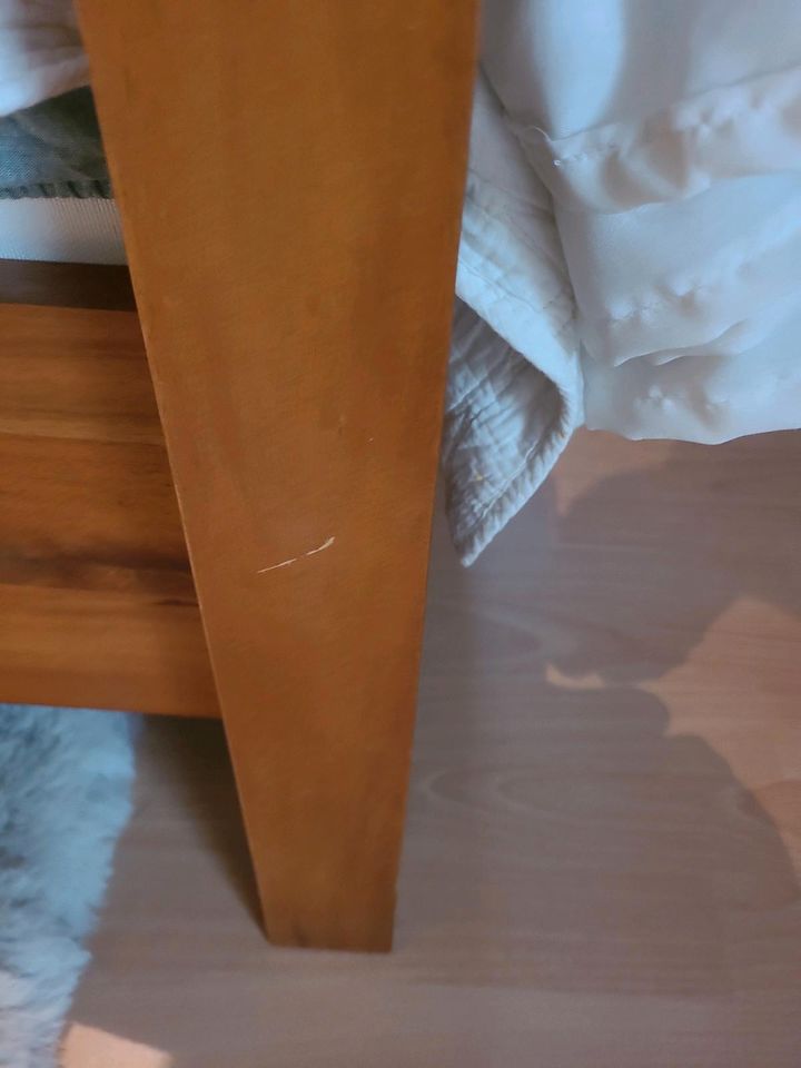 Himmelbett aus Holz in Osnabrück