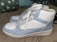 Hellblaue Sneaker Bayern - Großostheim Vorschau