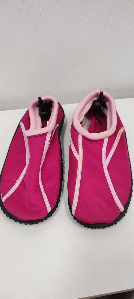 Badeschuhe Schwimmschuhe Gr 35 in Straßkirchen