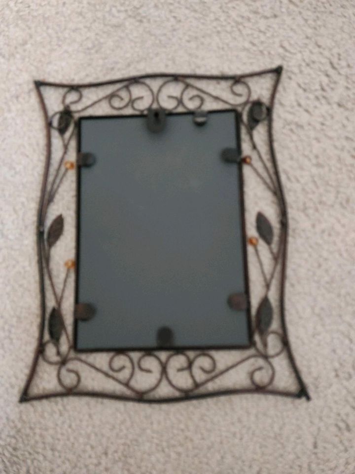 Spiegel schwarz mit Perlen  Ca 27 x 35 cm  Nur Selbstabholung in Bad Segeberg