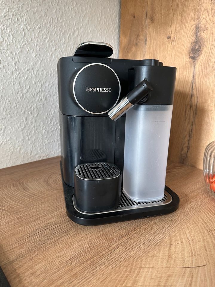 Nespresso Delonghi Kapselmaschine in Döbeln