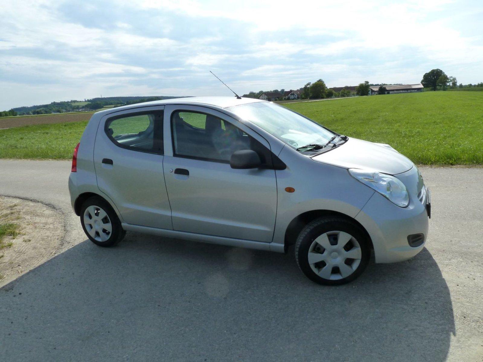 Abbildung des Autos Suzuki Alto Club 1.0L **…