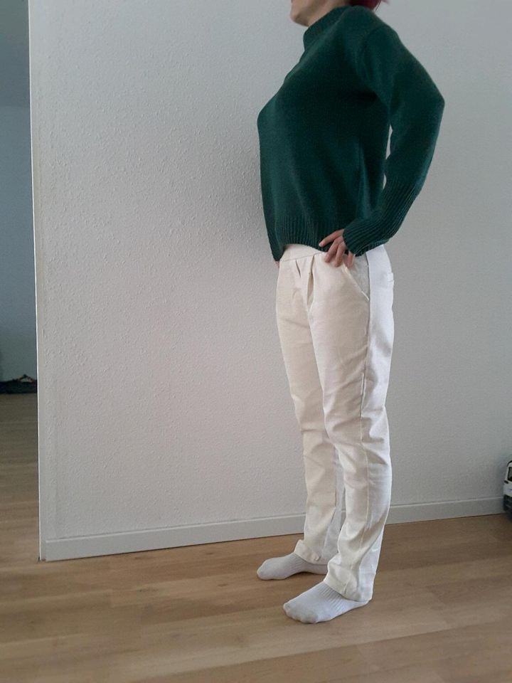 Grüner Pullover in Blumenthal 