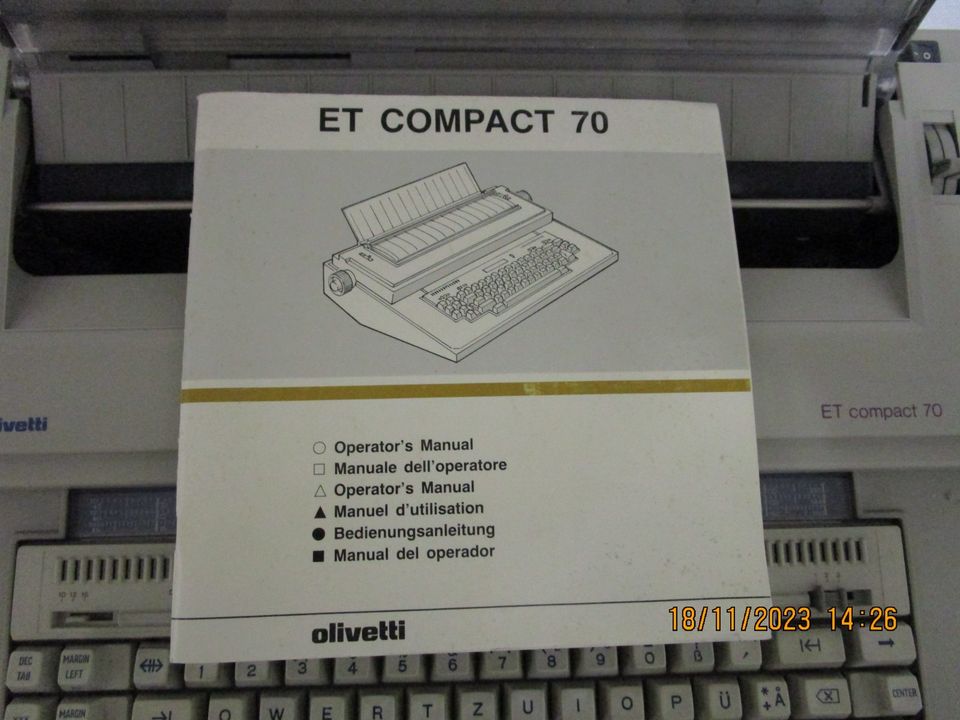 Olivetti Schreibmaschine in Groß-Zimmern