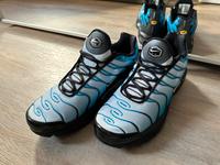 Nike Air Max Plus FQ0204-010 schwarz/ blau Größe 43 ungetragen Köln - Bayenthal Vorschau