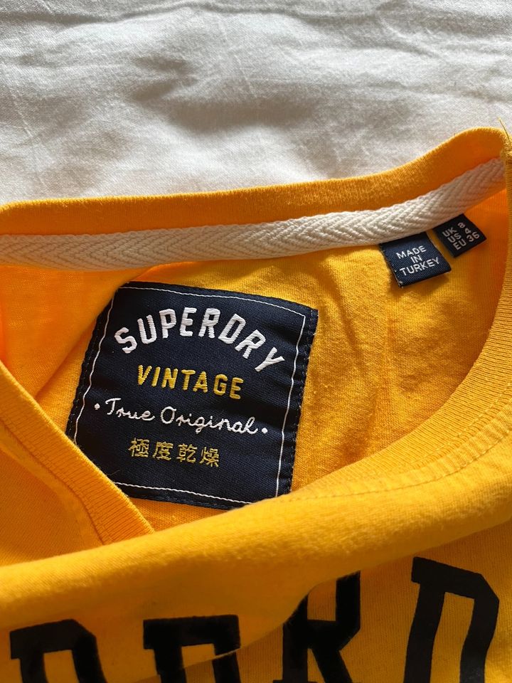 T-Shirt Gr. 36 von SUPERDRY in Klein Nordende