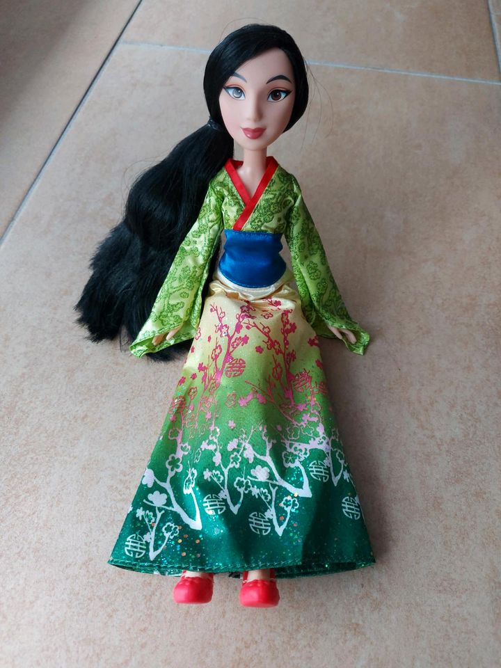 Barbie Prinzessin Mulan Disney Puppe in Zell am Main