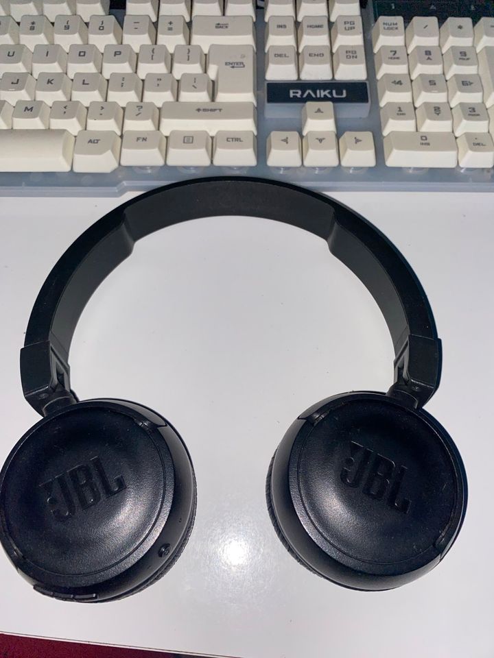 JBL T450BT Bluetooth Kopfhörer schwarz in Schleiden