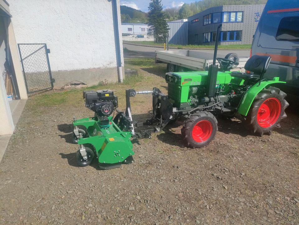 Mulchen/ Mähen mit Klein Traktor in Schmalkalden