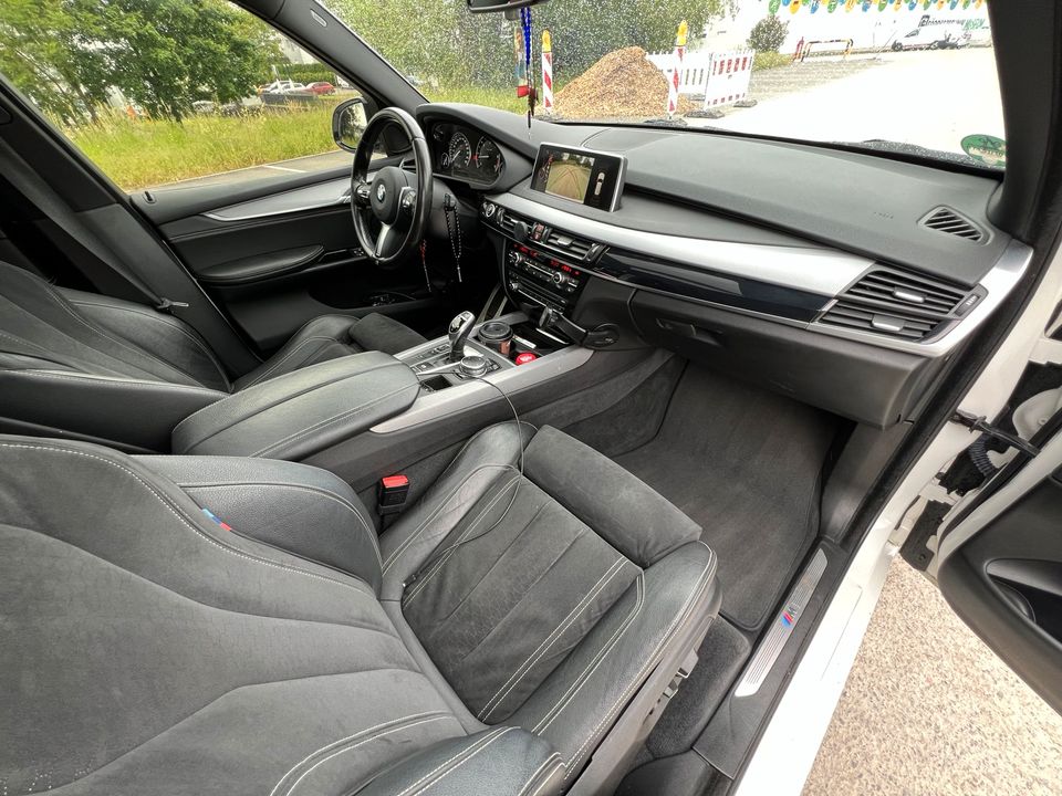 BMW F15 X5 30d X-Drive M-Paket LED Pano Standheizung AHK in Sinsheim