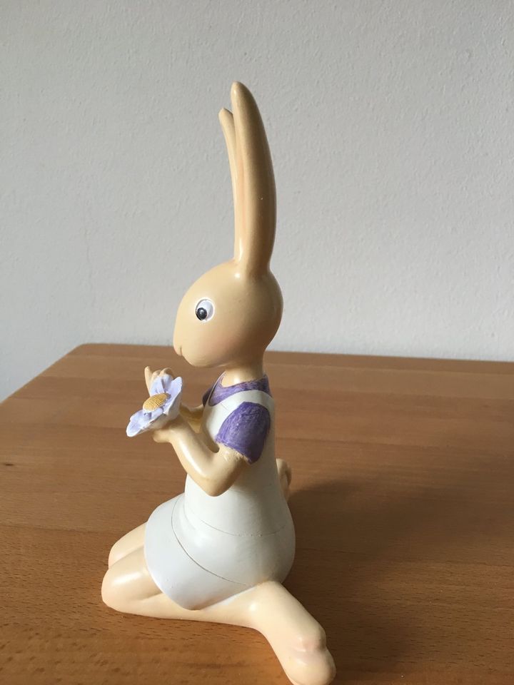 Hase Häsin Hasenfigur - wie neu in Hamburg