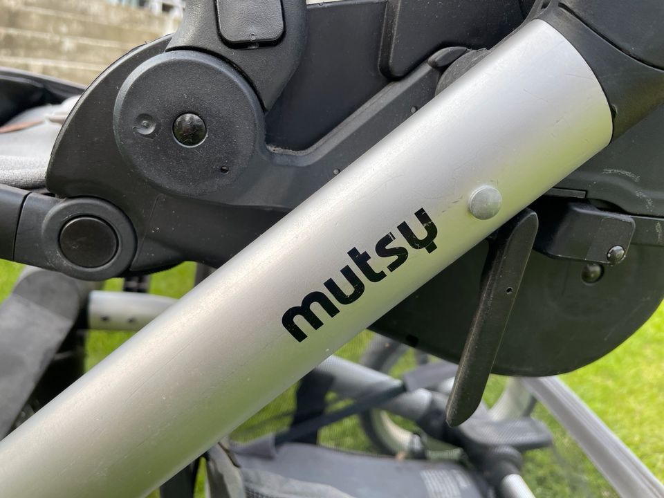 Mutsy Nio Kinderwagen gut erhalten in Duisburg