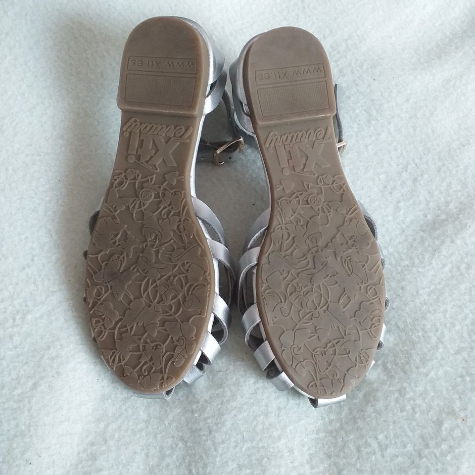 NEU Sandalen Silber Xti Größe 29 in Berlin