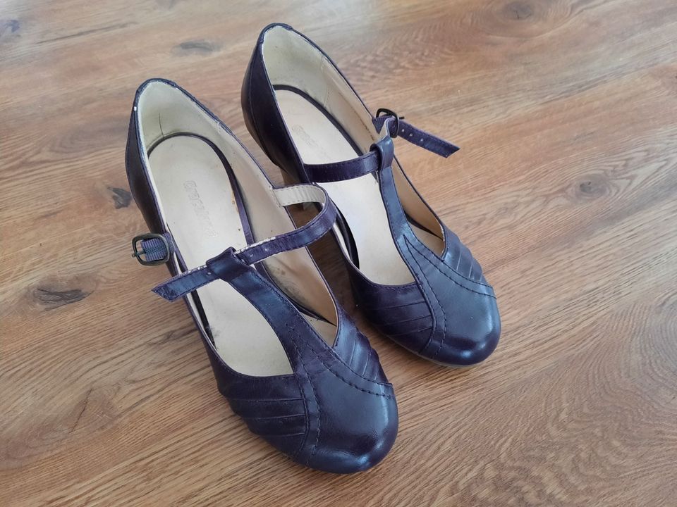 Auberginefarbene Schuhe 7 cm Absatzhöhe in Leipheim