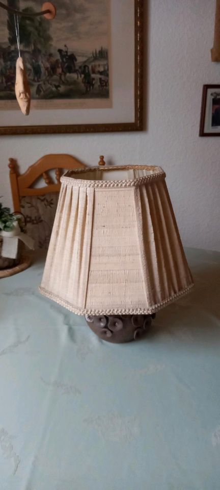 Tischlampe mit Schirm Fuß Keramik mit Glühbirne Vintage in Bergkamen