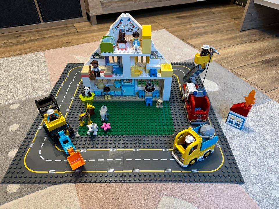 LEGO Duplo Haus + Straßen + Feuerwehr + Baufahrzeuge + Bausteine in Verl