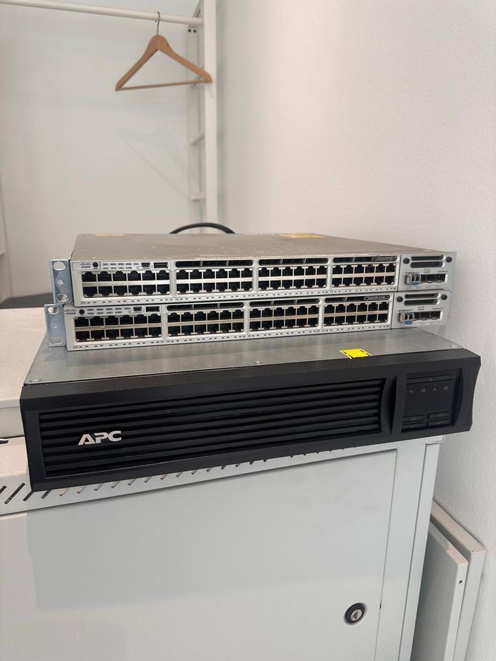 1x APC SMT3000RMI2U NEUPREIS 1.292,73 € in Frankfurt am Main