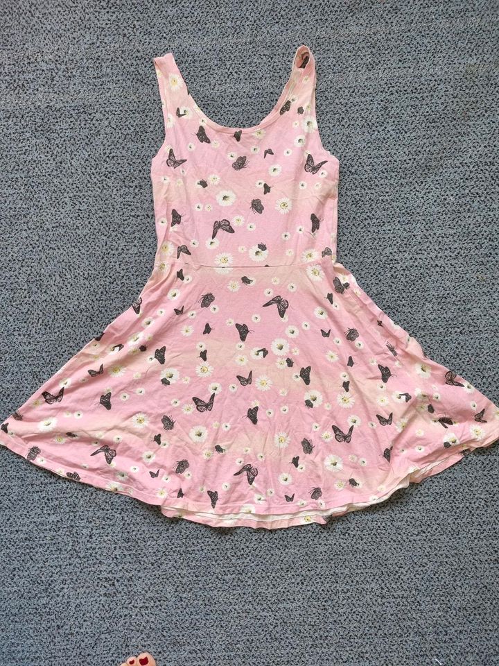 Kleid für Mädchen Schmetterlinge rosa von H&M Gr  170 3€ Abholung in Wienhausen