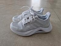 Adidas Schuhe Fitnessschuhe Turnschuhe Gr. 36 2/3 Bayern - Tegernheim Vorschau